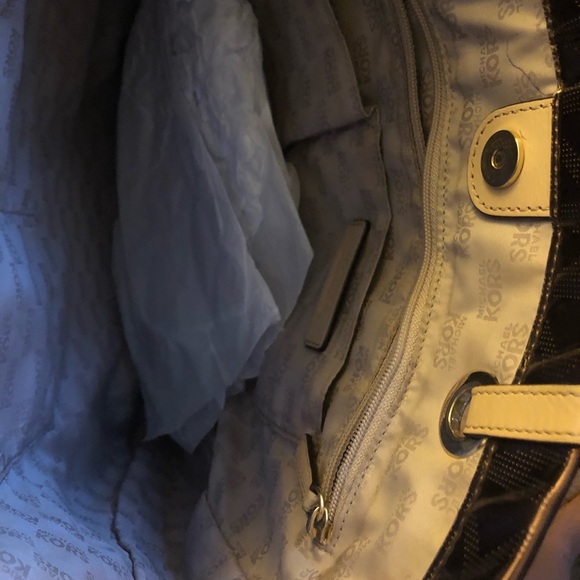 SOLD 🛑 MICHAEL KORS METALLIC TOTE BAG - Picture 3 of 3